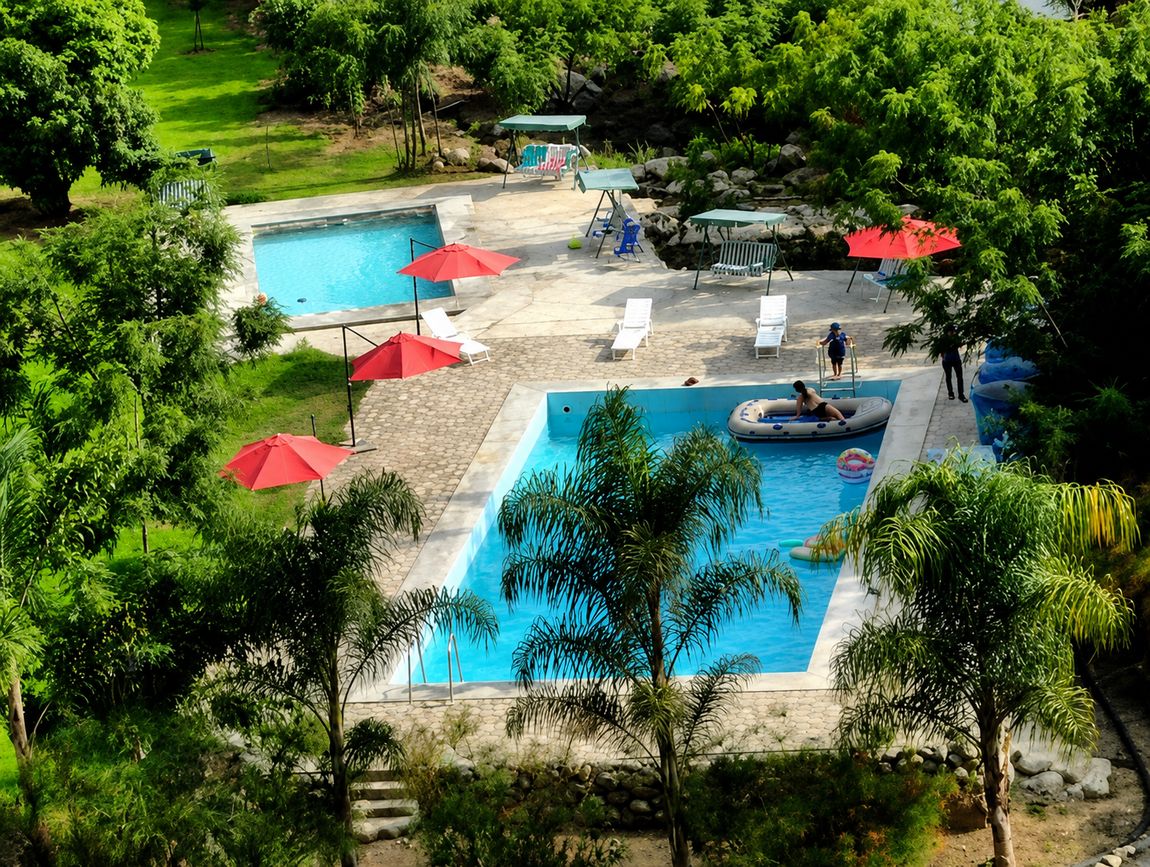 Piscinas de Alpina vistas desde el aire